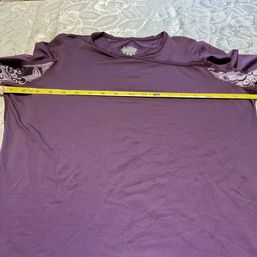 Under Armour Top Womens (Made Small) Purple Excellent Graphic Athletic Shirt - Picture 4 of 5
